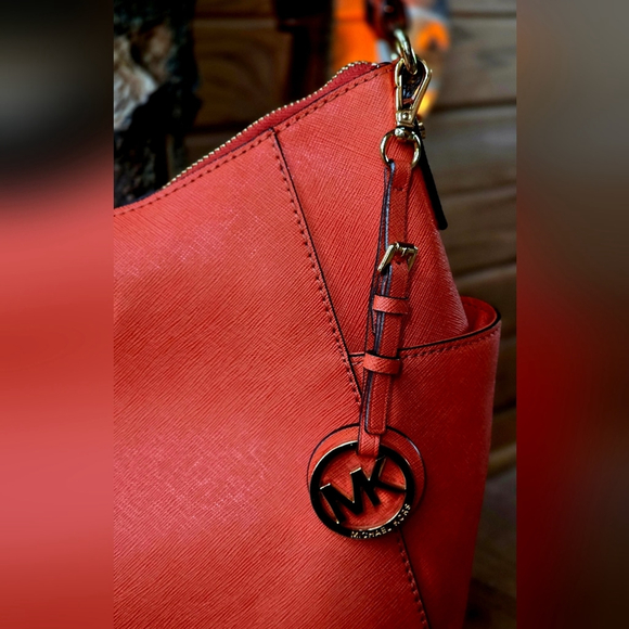 Michael Kors Leather Shoulder Hobo Bag Coral - Picture 11 of 16